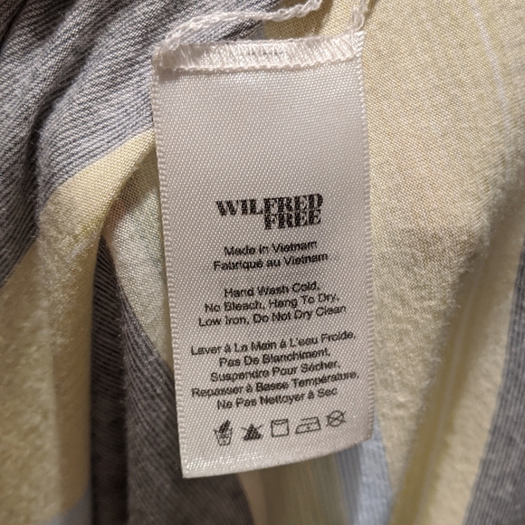 Aritzia Wilfred Free relaxed striped T-shirt - Picture 4 of 4